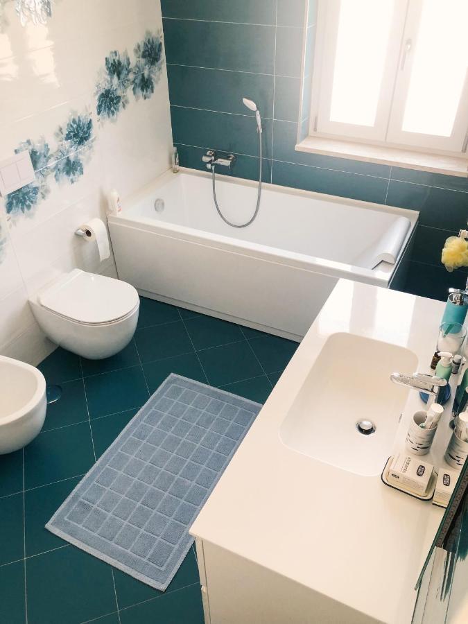 "La Casa Di Ale" Modern Suite Mondragone Luaran gambar